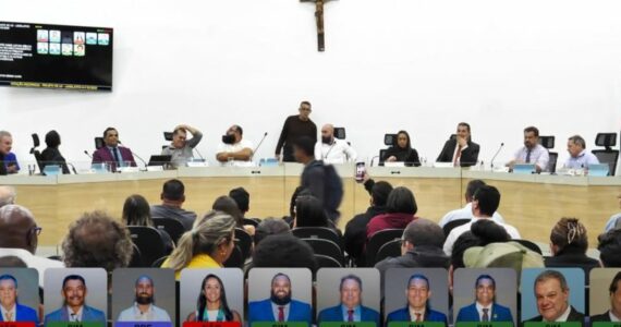 Câmara de Ubatuba aprova uso da Bíblia como recurso paradidático em escolas