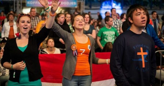 Veja detalhes do ‘avivamento silencioso’ que os jovens da Europa estão vivendo