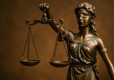 Mulher que foi discriminada no serviço por não ser LGBT tem vitória na Justiça