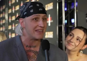 Rapper cristão testemunha cura da esposa após oração na igreja: ‘Milagre’