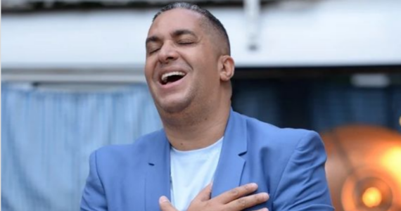Waguinho e convidados celebram 40 anos de carreira com novo single: 'Mesmo Chorando'