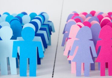 Empresas financiam militância LGBT em escolas e entidades cristãs ligam o alerta