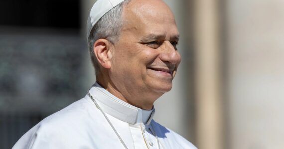 Papa repete: casamento é entre homem e mulher e aborto é crime