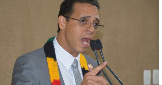 Deputado do PSOL quer punir quem auxiliar pessoas LGBT que desejam mudar de vida