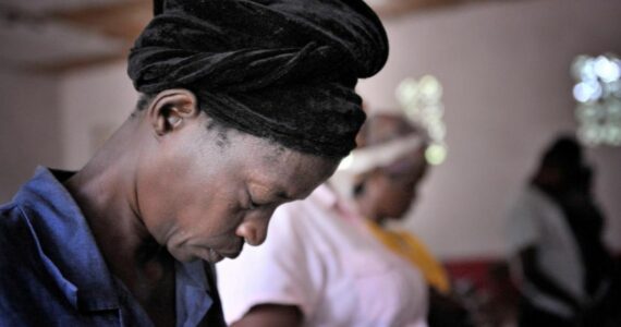 Ataque a igreja no leste do Congo deixa 43 mortos, incluindo crianças