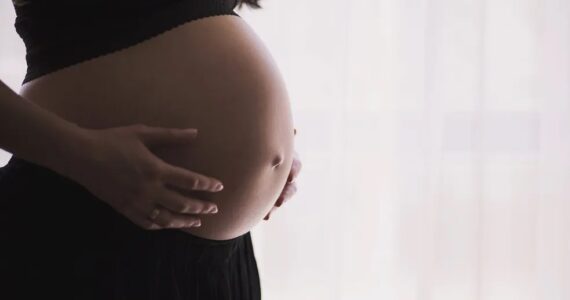 Justiça vai na contramão da vida e suspende lei de cartazes contra o aborto no Rio