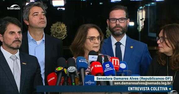 Senadora Damares diz que PF filmou Michelle Bolsonaro de pijama