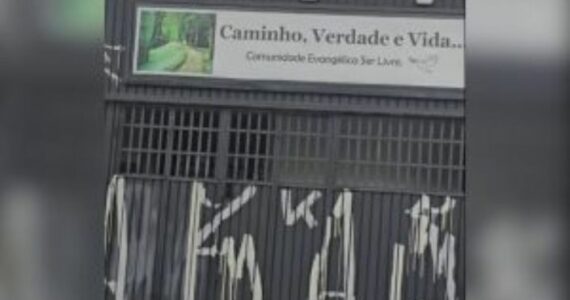Igreja em Santo André sofre ataque com pedras e pichações