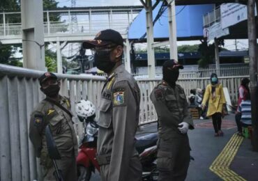 Indonésia: muçulmanos invadem retiro de jovens cristãos e forçam encerramento