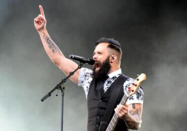 Vocalista de banda de rock gospel cobra posicionamento contra escândalo de Michael Tait