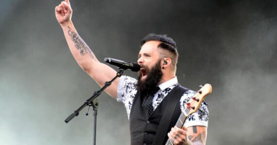 Vocalista de banda de rock gospel cobra posicionamento contra escândalo de Michael Tait