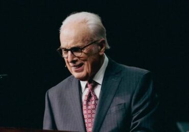 John MacArthur internado com pneumonia: ‘Pode estar na presença do Senhor em breve’