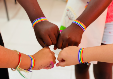 Escola: pais que não permitem exposição dos filhos a conteúdo LGBT obtém vitória judicial