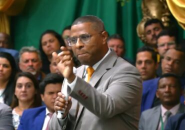 Sermão de Osiel Gomes contra ‘pregadores da parede preta’ viraliza: ‘Igreja vai secar’