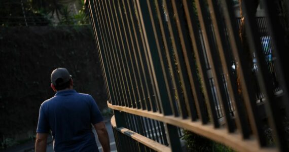 Pastor cubano faz visita para levar remédios a fiéis e termina preso