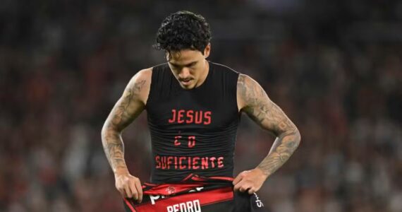 Após crise, Pedro comemora gol da vitória do Flamengo: ‘Jesus é suficiente’