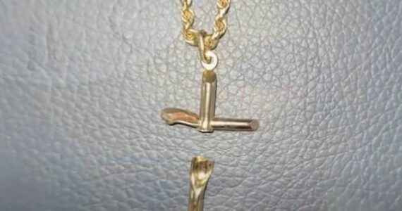 Homem é baleado no peito e escapa da morte por causa de crucifixo