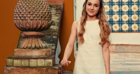 Esther Durán lança versão ‘Acalma o Meu Coração’ com piano e violoncelo
