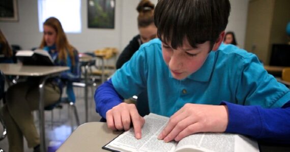 Projeto já aprovado autoriza livros como a Bíblia como referência em escolas públicas