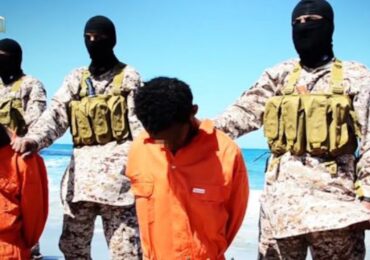 Novo ato de terror: Estado Islâmico assassina de forma brutal cristãos sequestrados