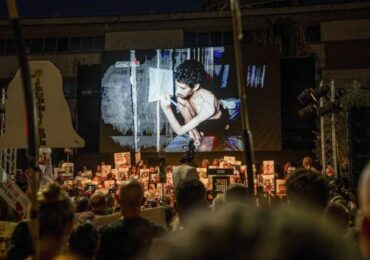 Hamas divulga vídeo de refém faminto cavando sua própria cova