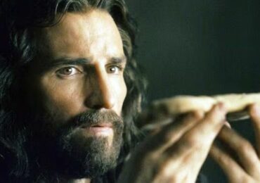 Mel Gibson vai lançar filme sobre a ressurreição de Cristo em 2 partes; Veja datas