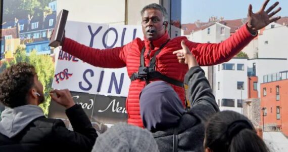 Pastor é atacado por radicais muçulmanos e recebe ameaça da Polícia