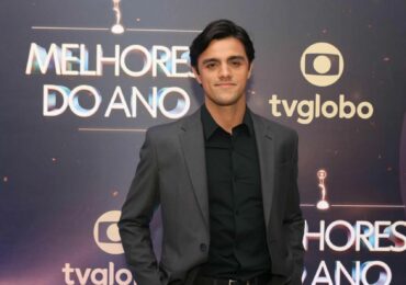 Convertido, Felipe Simas revela que cogitou abandonar carreira de ator