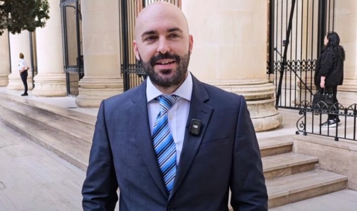 Adiada sentença de cristão processado por testemunhar ser ex-gay