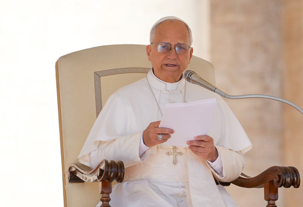 Papa reúne cardeais de todo o mundo pela primeira vez para tomar decisões