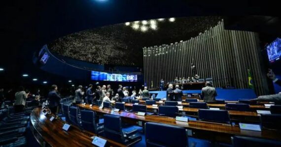 ‘Aberração’: Nikolas promete derrubar projeto de misoginia apoiado por Damares