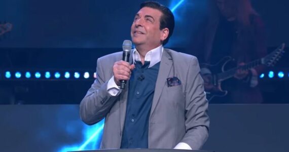 Voo atrasa e pastor inicia campanha para comprar jatinho particular
