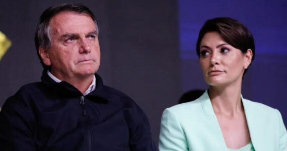 Michelle Bolsonaro atualiza quadro de saúde do ex-presidente e relata "chateação"