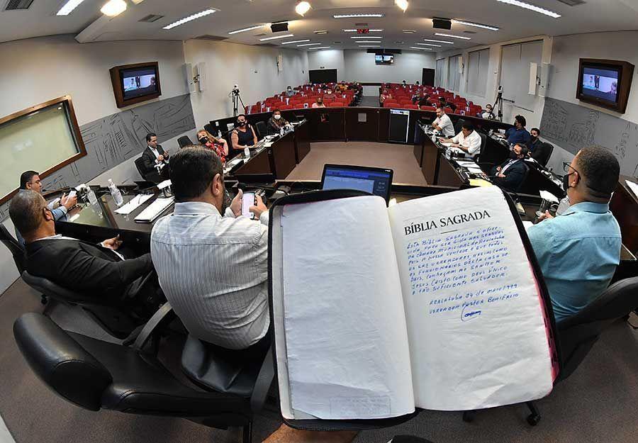 TJ anula a obrigatoriedade de leitura da Bíblia em sessões de Câmara Municipal