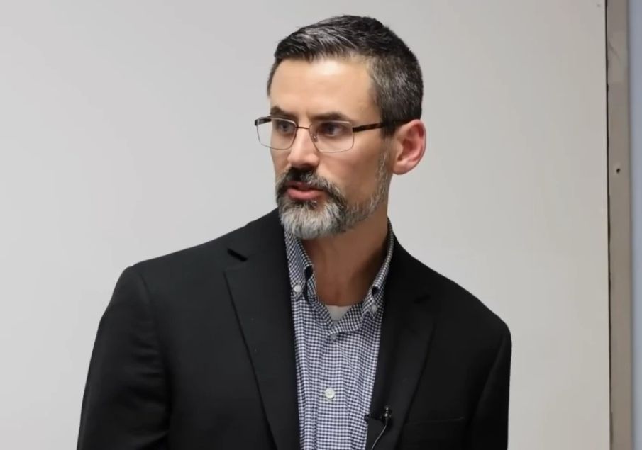 Presbitério suspende pastor indefinidamente após bate-boca nas redes sociais